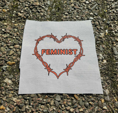 Feminist Stacheldraht-Herz Patch Feminist Stacheldraht-Herz Patch